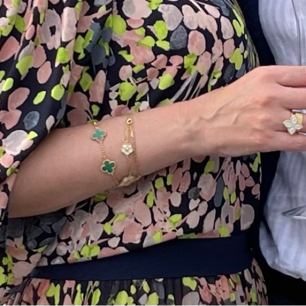 Roberto Coin 18K Yellow Gold Mother of Pearl Diamonds Venetian Ring - Picture 5 of 7